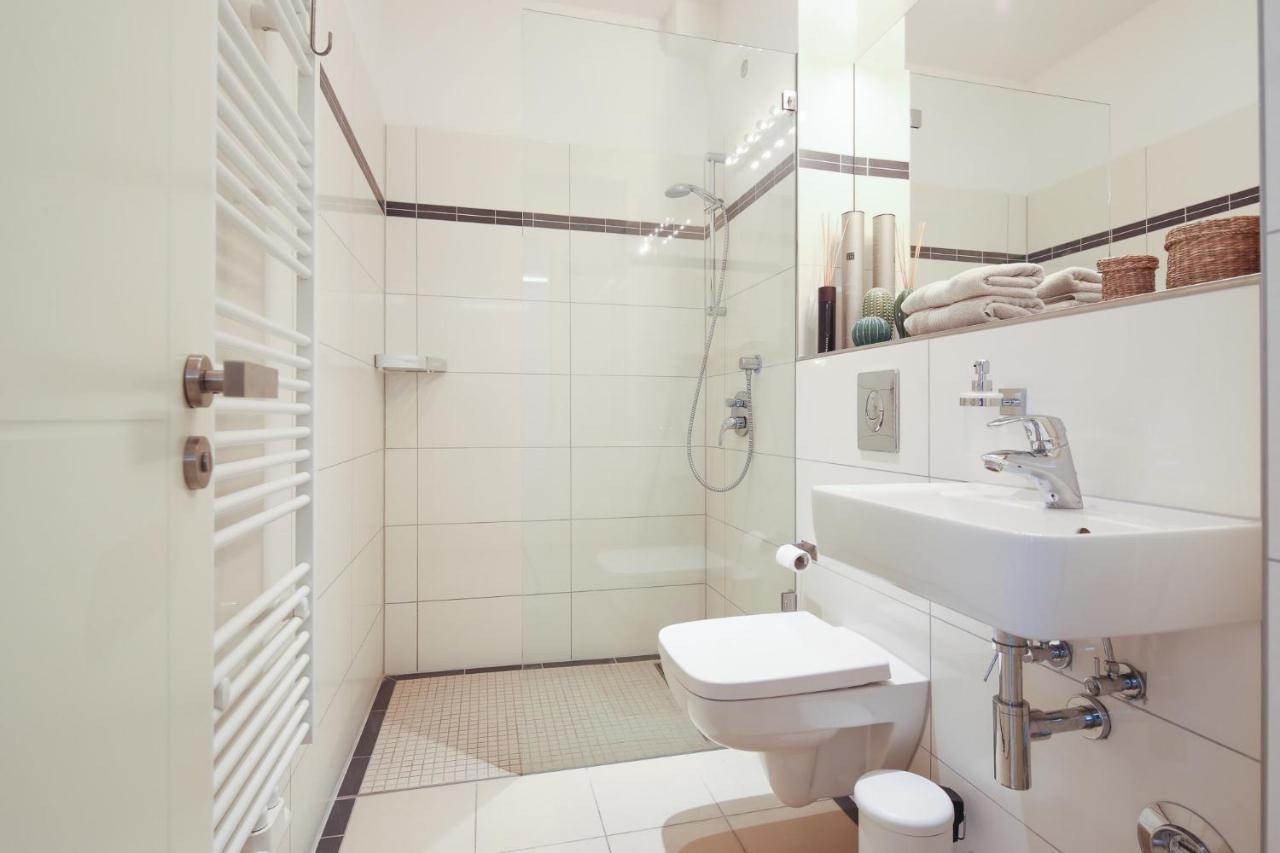 5 Personen Altbau Nahe Kurfuerstendamm - Shakespeare Berlin Exterior foto