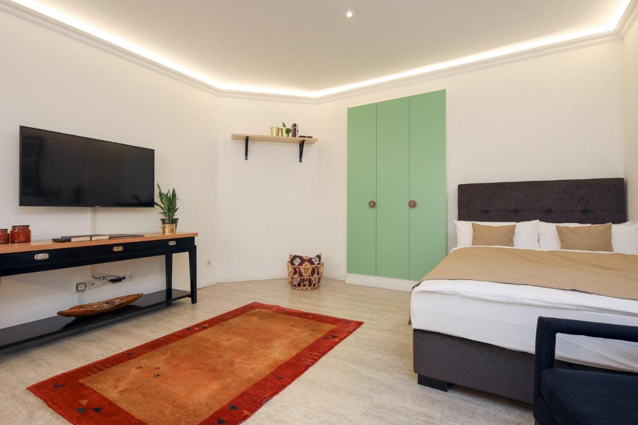 5 Personen Altbau Nahe Kurfuerstendamm - Shakespeare Berlin Exterior foto